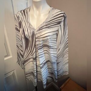 Rose & Olive white, blue and gray bell sleeve blouse